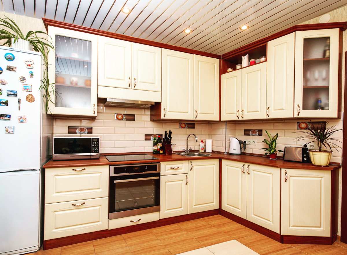 Светлая кухня в стиле Прованс