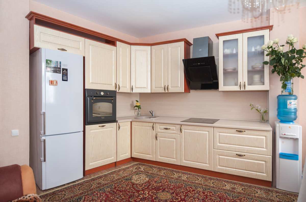 Угловая кухня в стиле Прованс